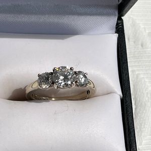 Sterling silver & cubic zirconia ring, size 7.